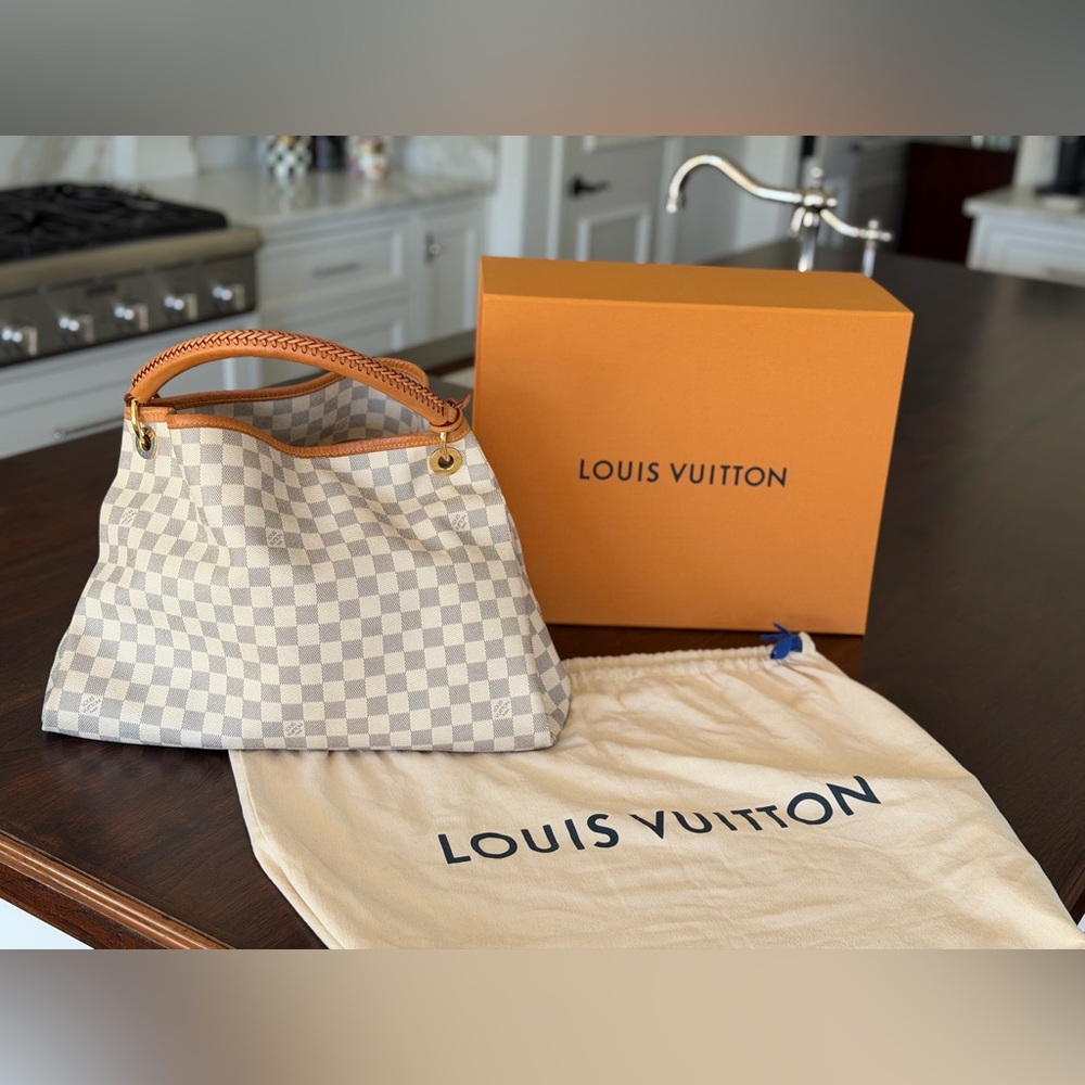 Louis Vuitton Damier Azur Artsy MM Shoulder Bag